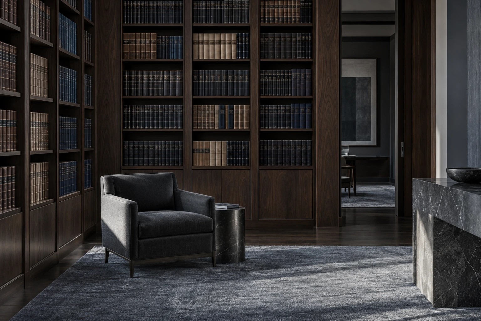 Estanterías con libros jurídicos en una biblioteca. Composición editorial ilustrativa.